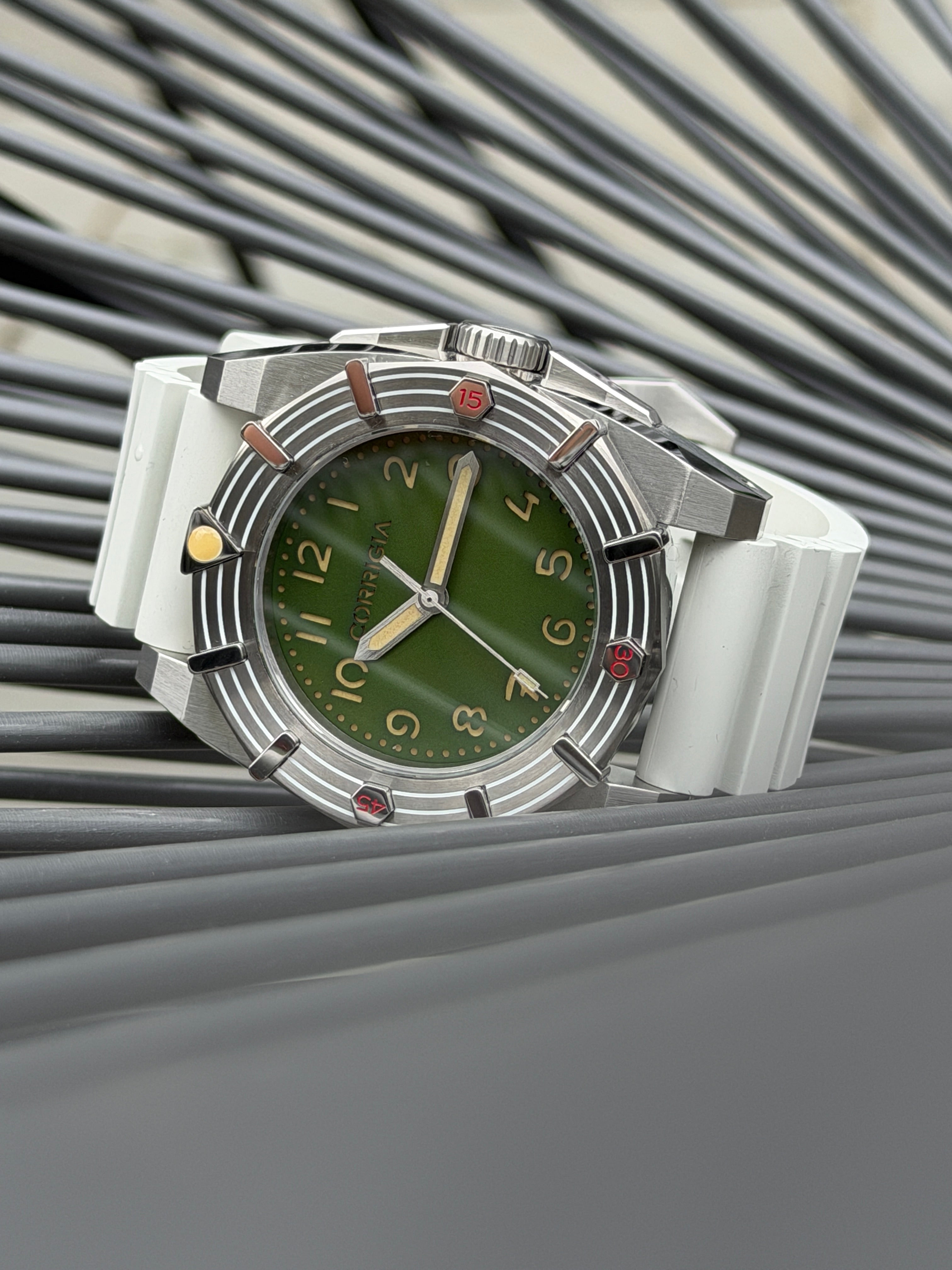 Corrigia04 Acier M-Olive Réf. 656.631.664.665.666