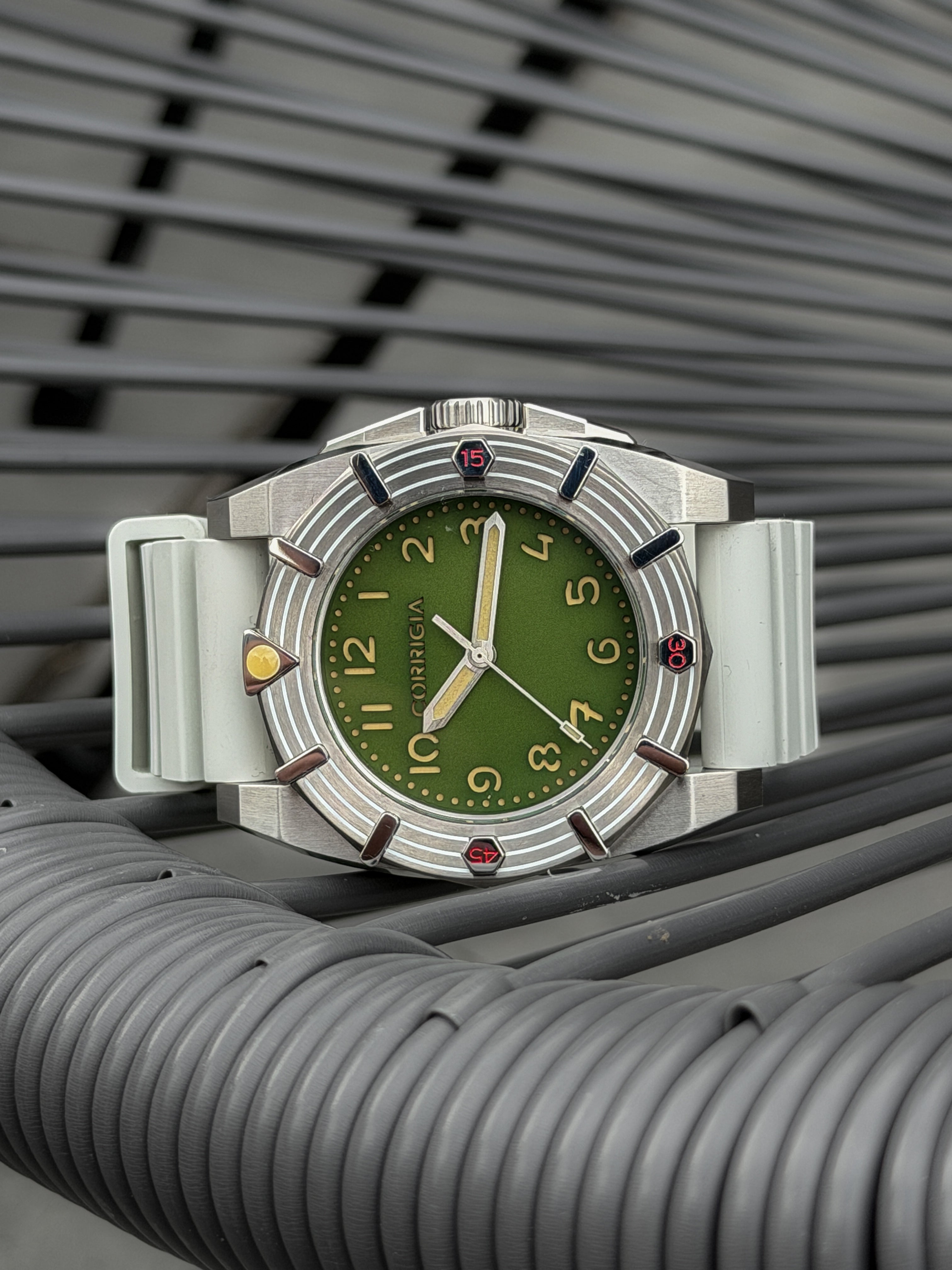 Corrigia04 Acier M-Olive Réf. 656.631.664.665.666