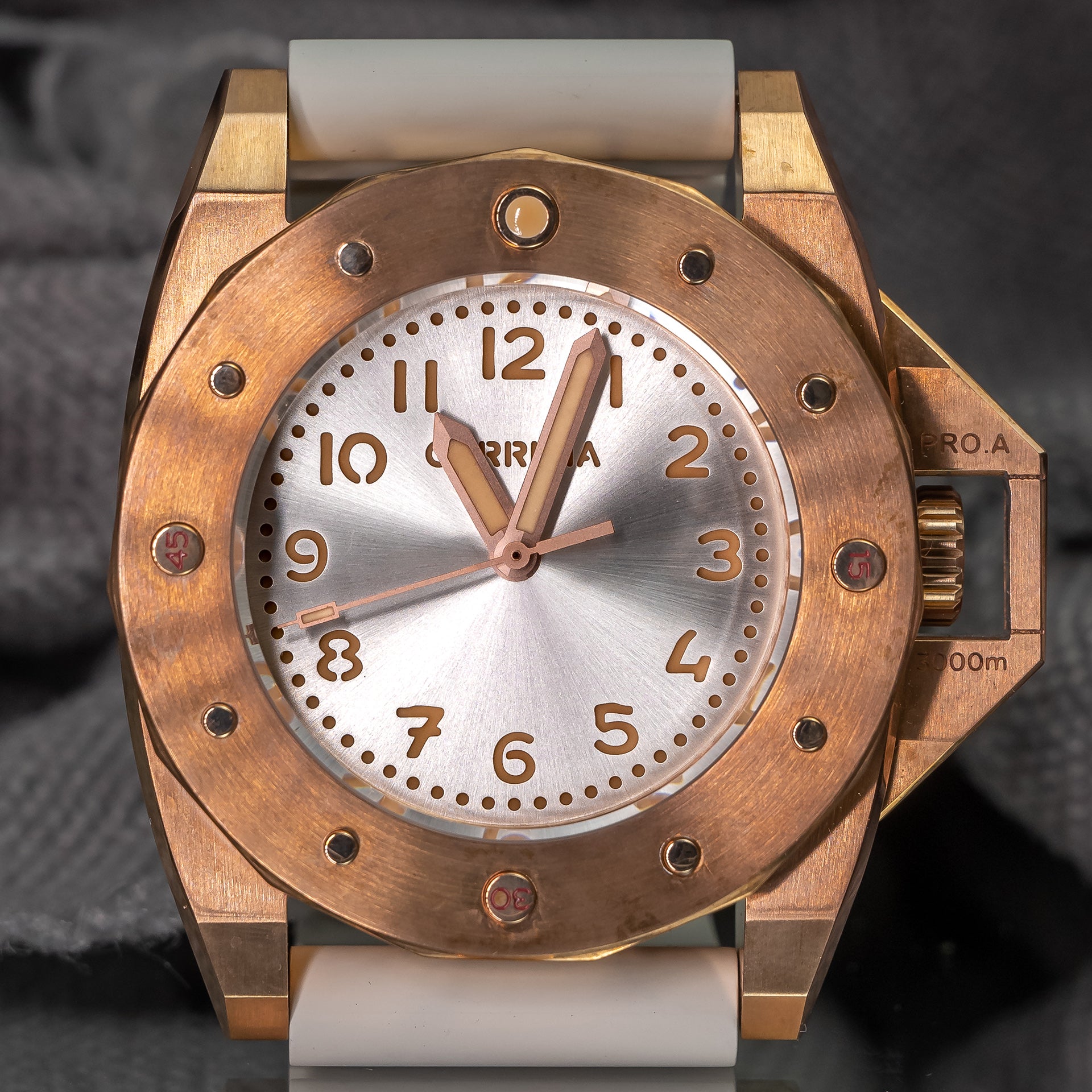 Corrigia01 Bronze S-White REF.AS.700-613-576-577 Ausstellungsstück