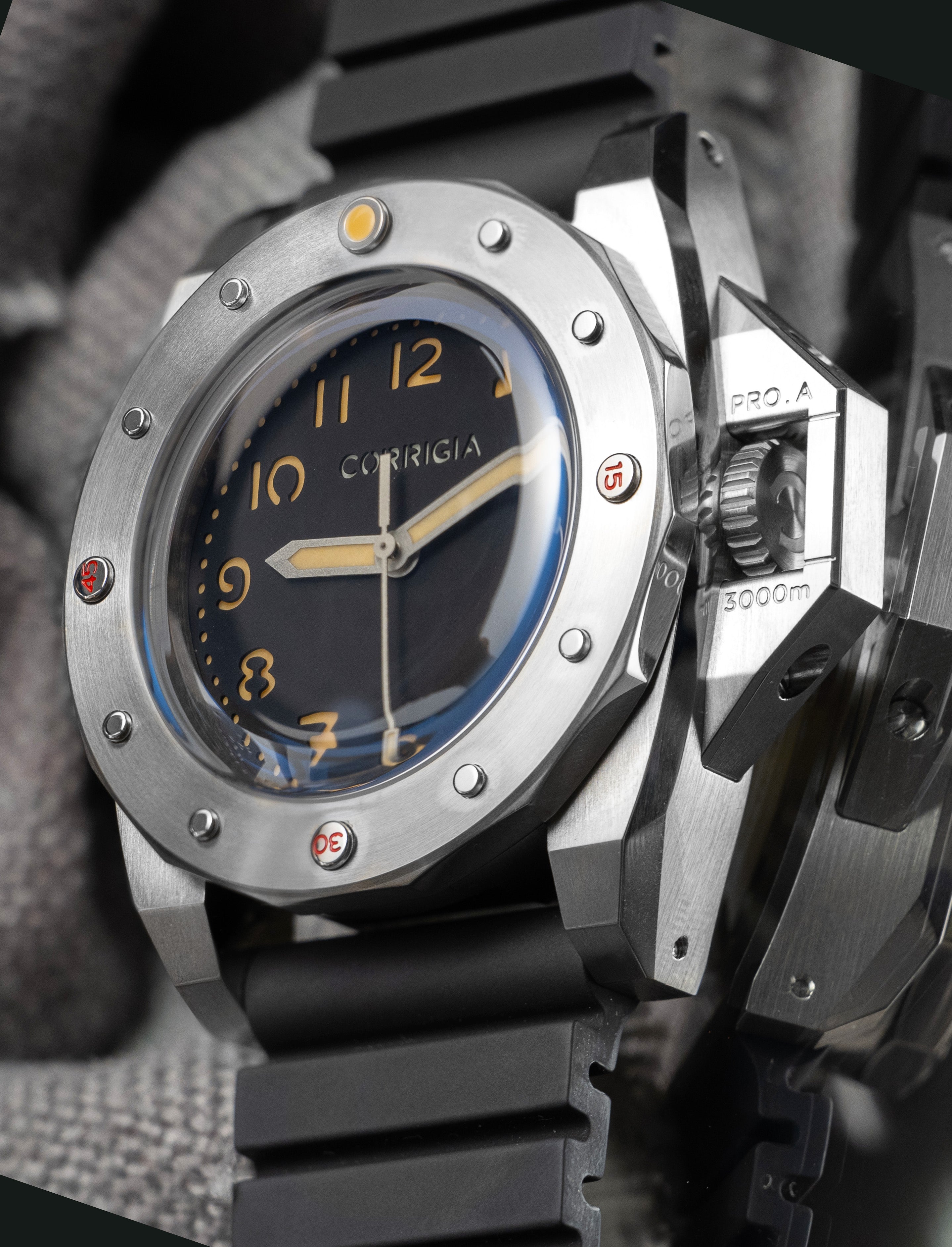 Corrigia02 Steel M-Black REF.AS.702-614-578-579-580 Ausstellungsstück