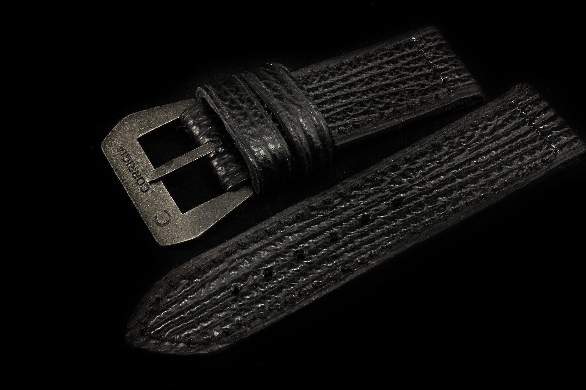 P004 - Shark Black (Ormil Style)