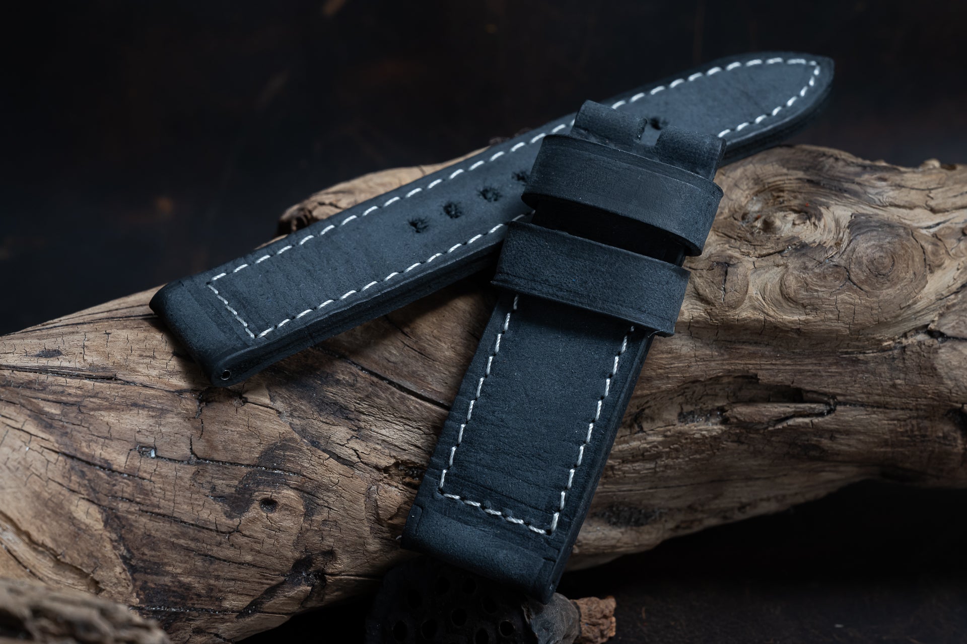 H08 - Black Historical Clean Finish