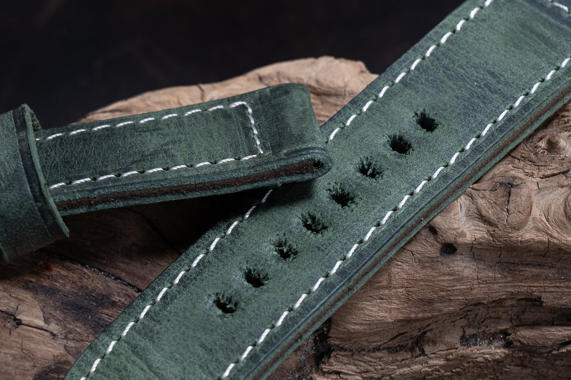 H06 - Green Historical Clean Finish