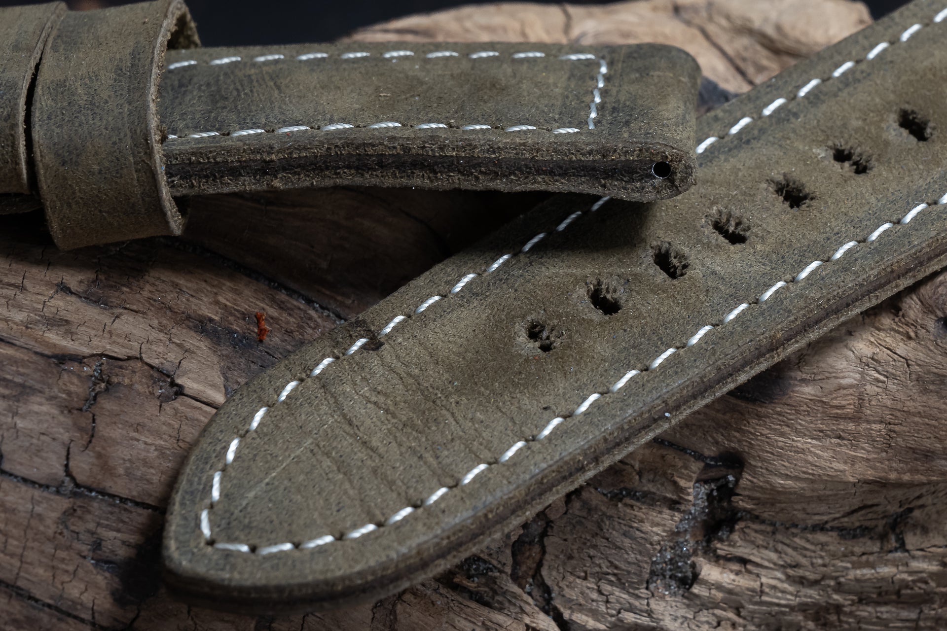 H19 - Washed Dark Green Historical Clean Finish