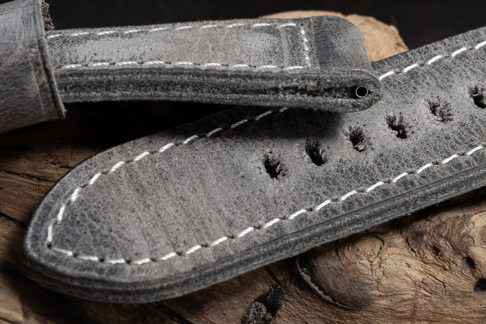 H04 - Gray Historical Clean Finish