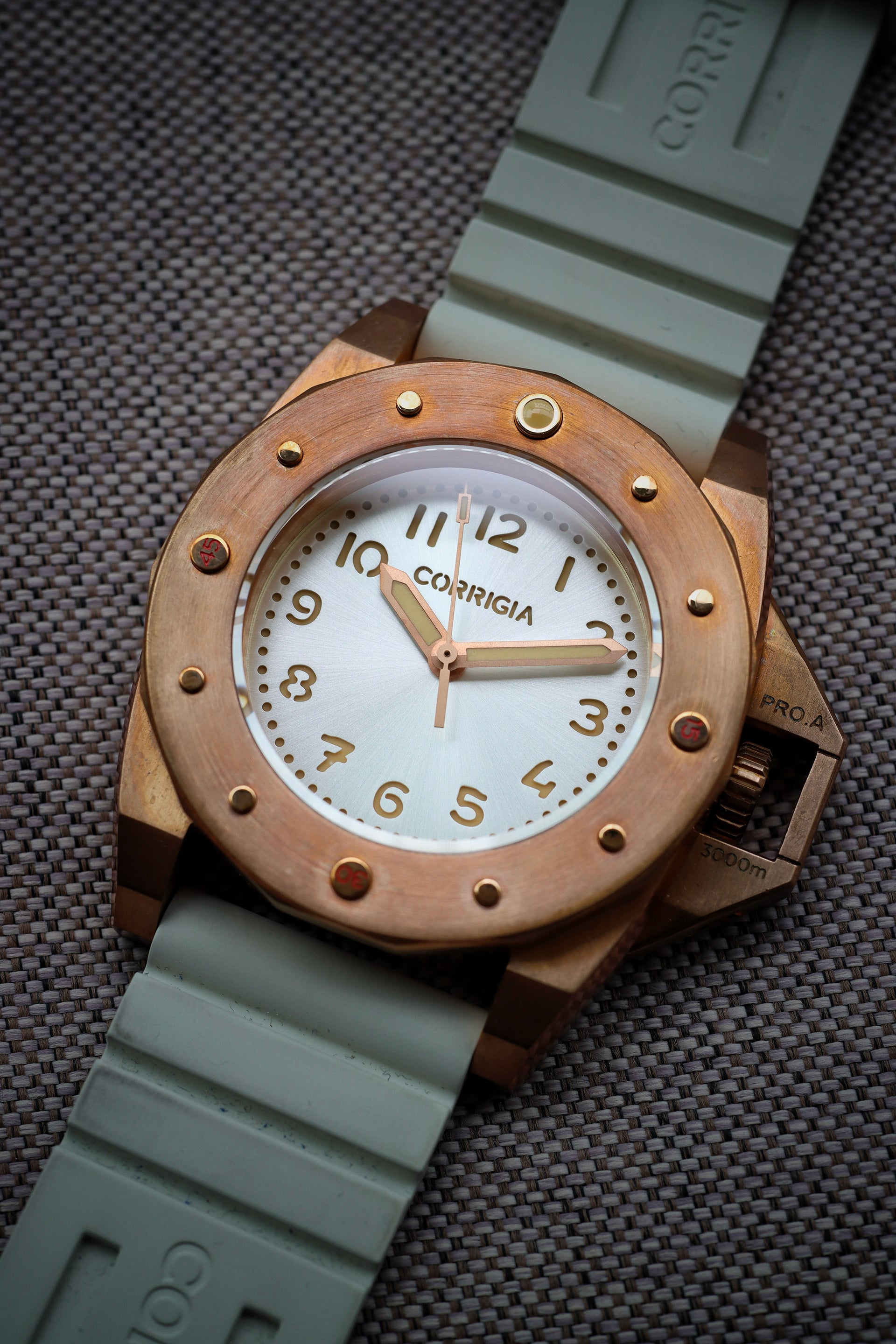 Corrigia01 Bronze S-White Ref.700-613-576-577