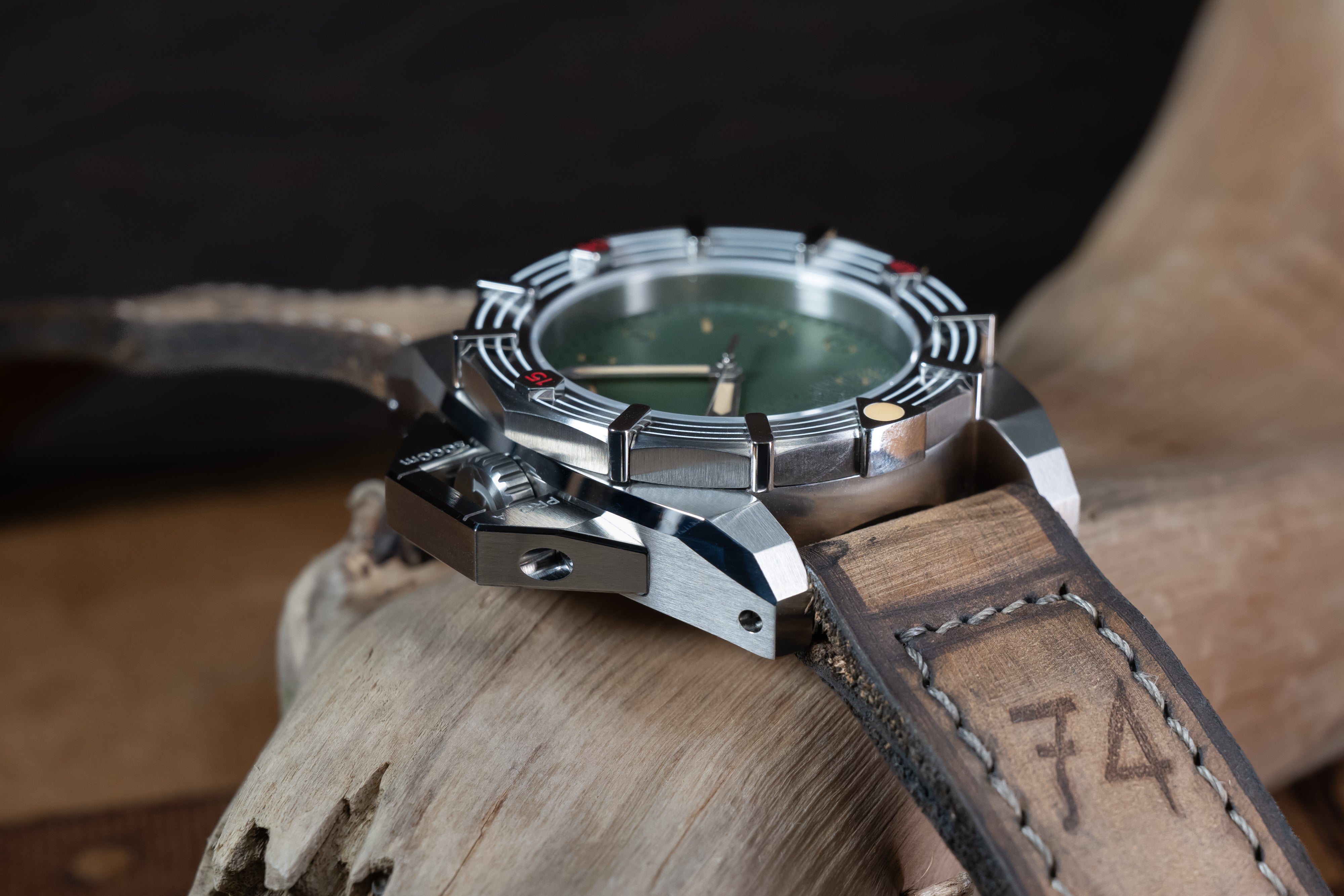 Corrigia04 Acier M-Olive Réf. 656.631.664.665.666