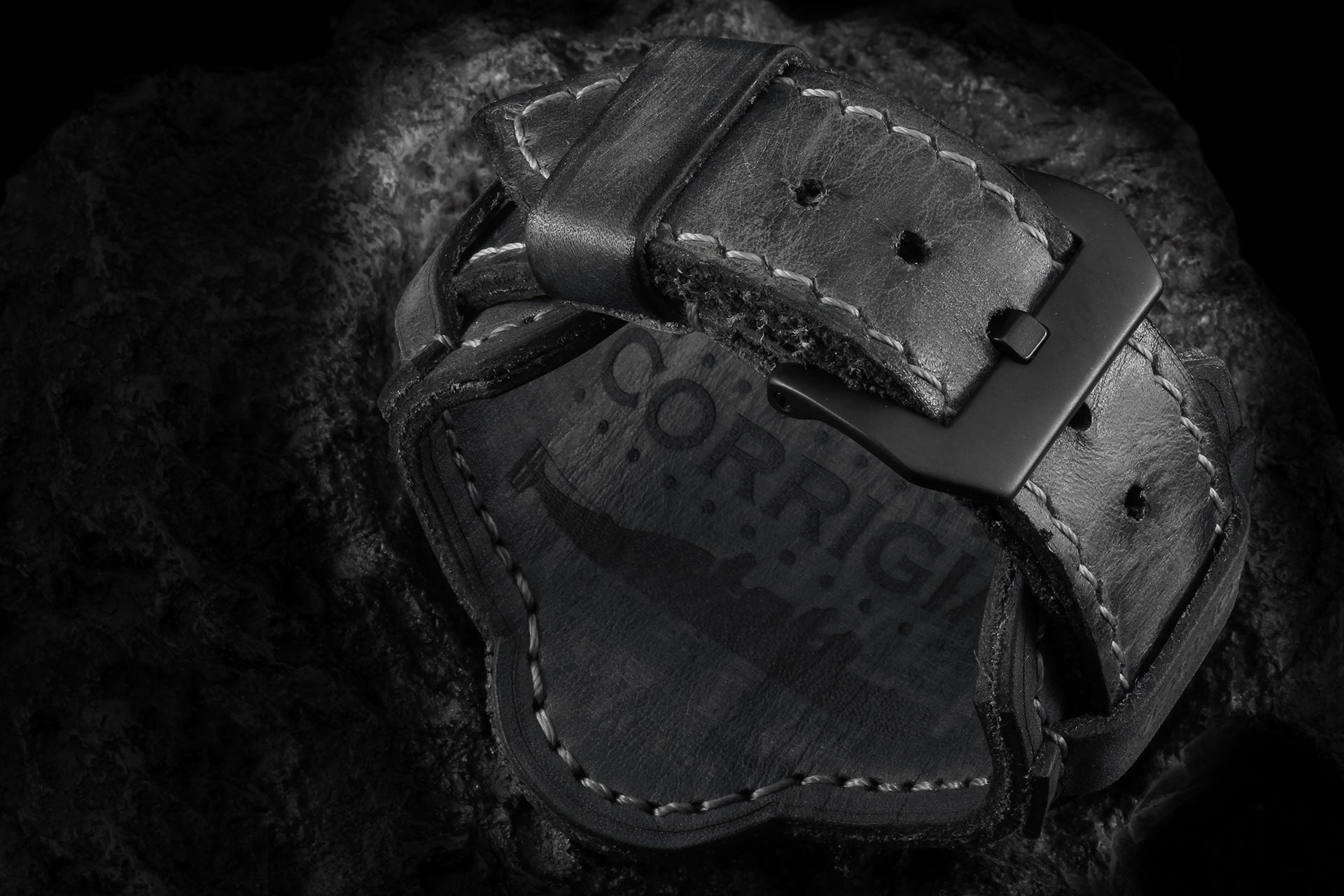 Winkel10 Black with crown protection