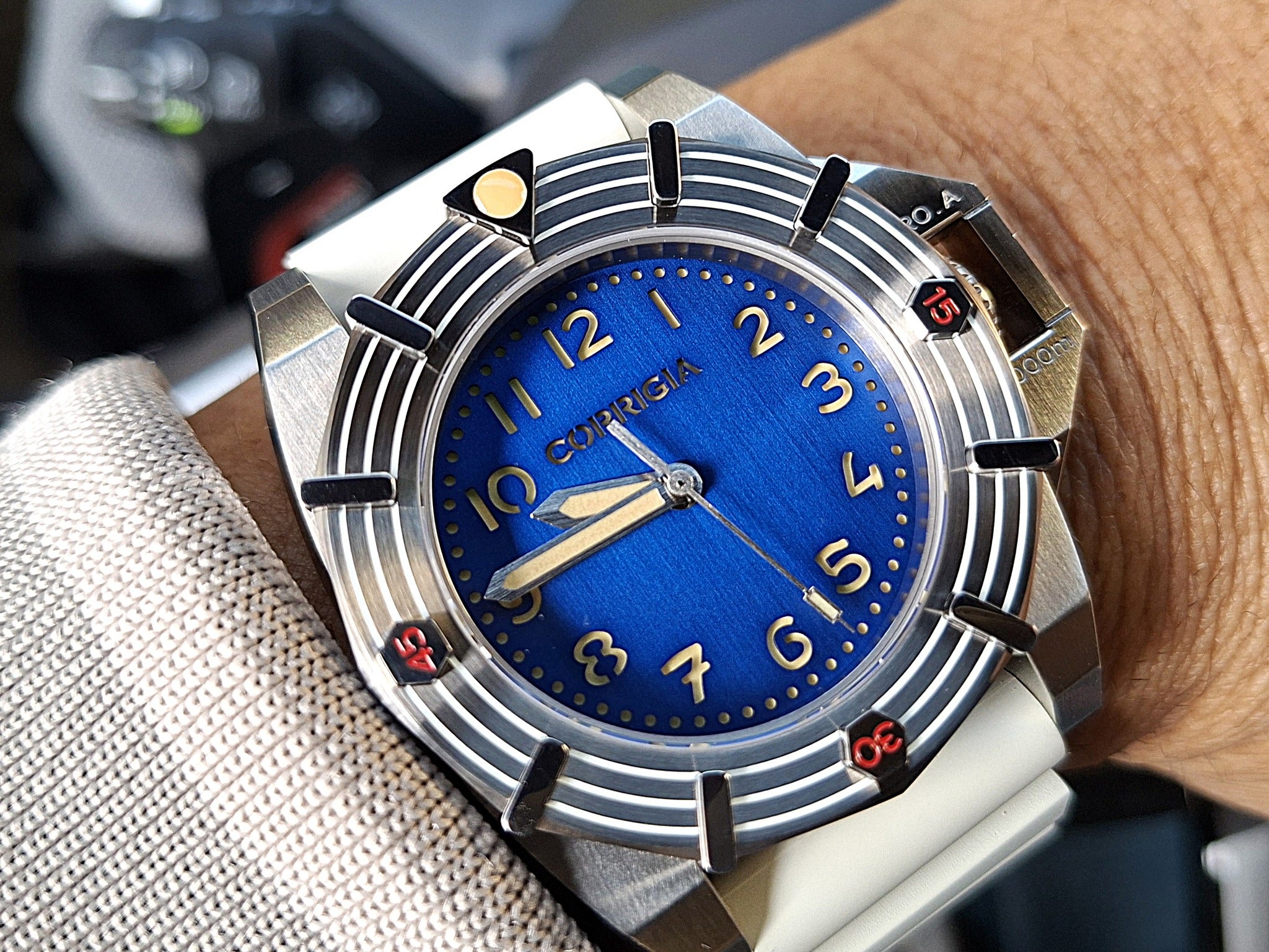 Corrigia04 Acier V-Bleu Réf. 655.631.664.665.666