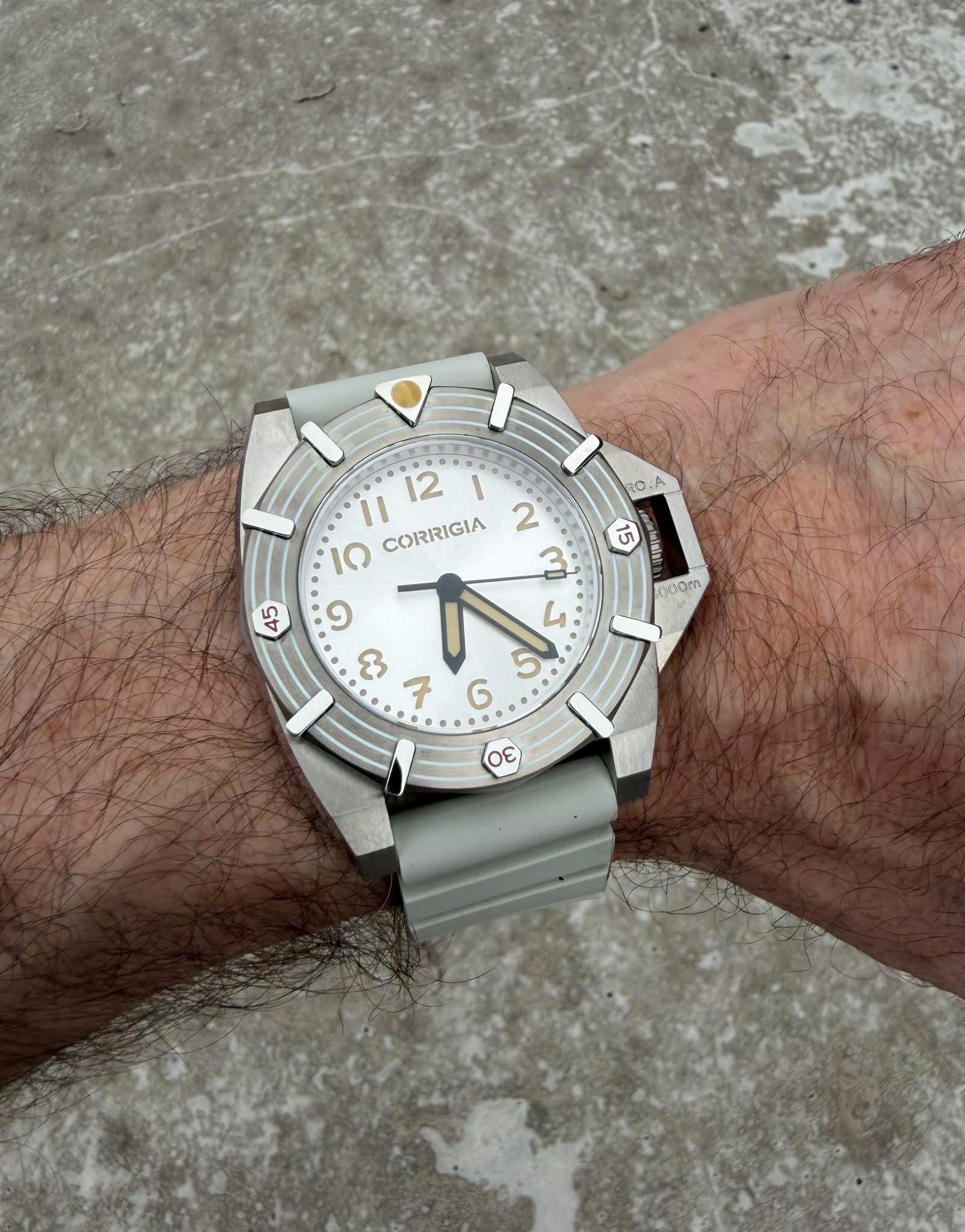 Corrigia04 Acier S-Argent Réf. 657.631.664.665.666