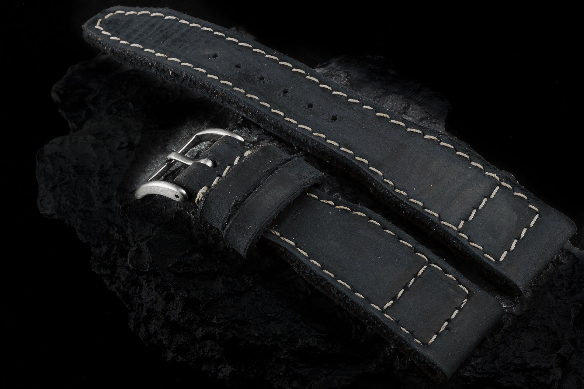 PILOT11 Black Tulip - ARTISAN CRAFTED 