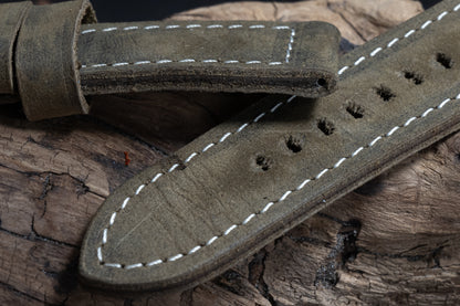 H19 - Washed Dark Green Historical Clean Finish 