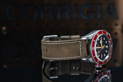 H19 - Washed Dark Green Historical Clean Finish 