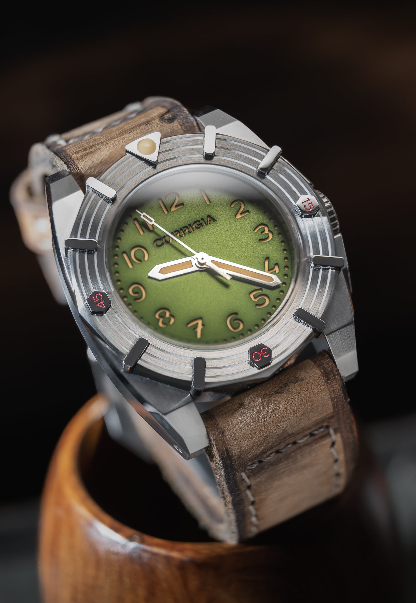 Corrigia04 Acier M-Olive Réf. 656.631.664.665.666