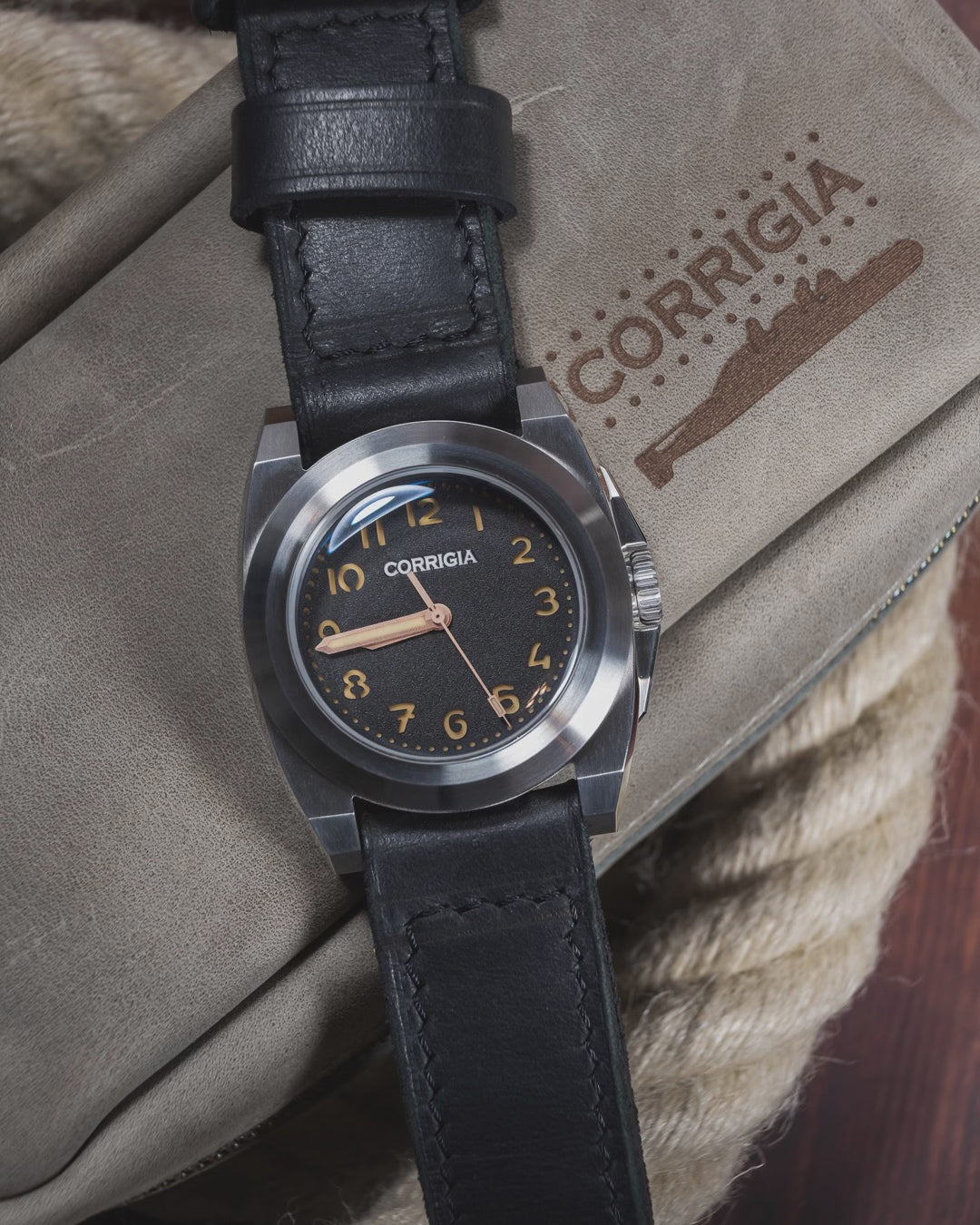 Load video: Corrigia03 Steel P-Black Ref.602-614-578-579-580